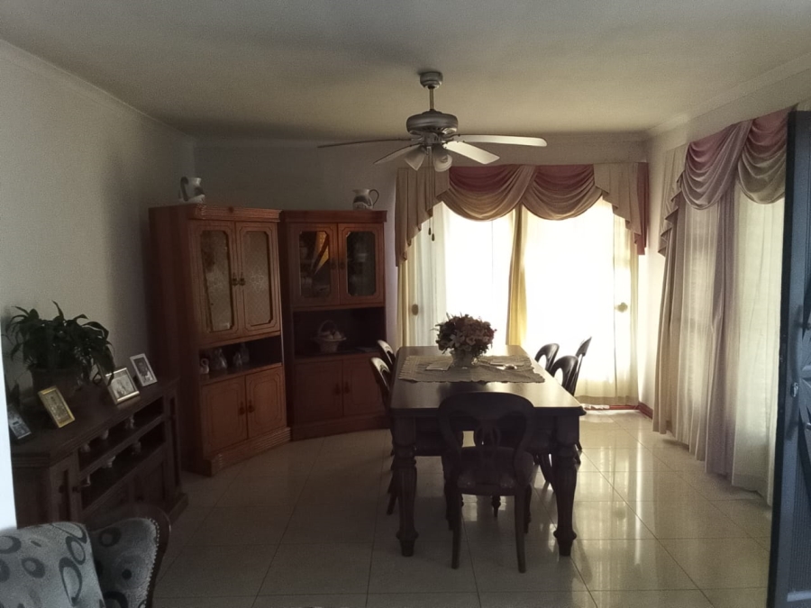  Bedroom Property for Sale in Russels Rest Western Cape